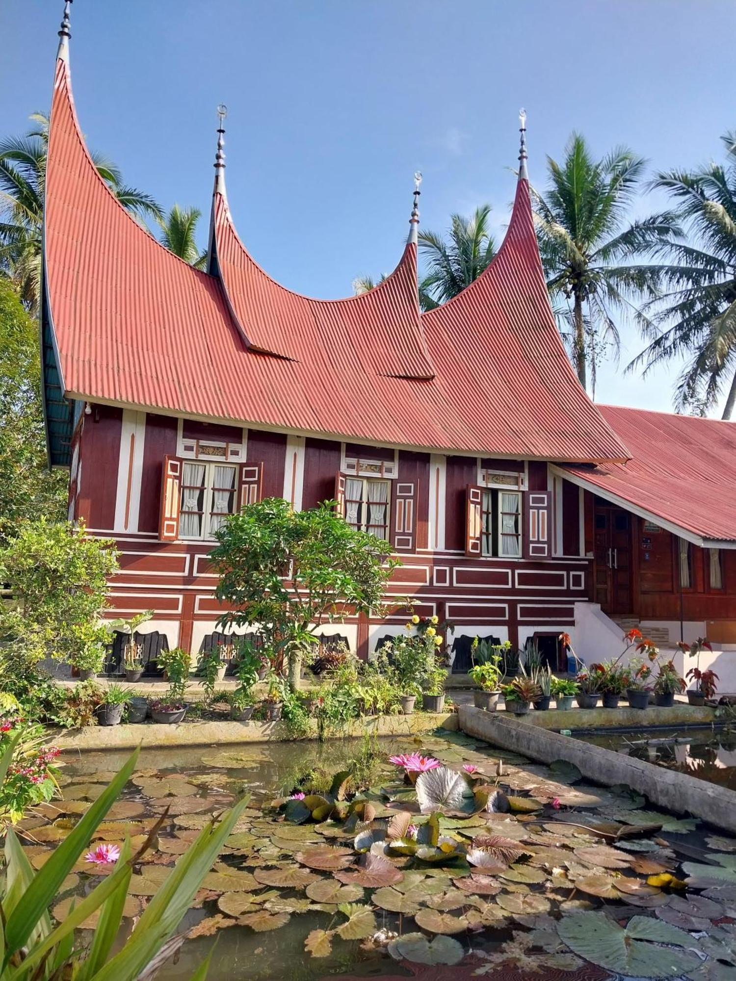 Rumah Gadang Tokama, Simarasok Baso Exterior photo